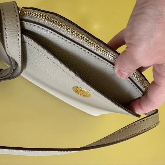 Elegant Gray Crossbody Bag - Picture 6 of 9